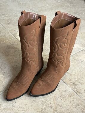 Women's Brown Western Cowboy Boots - Classic Stitch Detail